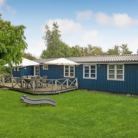 Сasa de vacaciones 3 Bedroom Lovely In